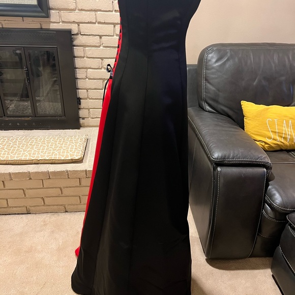 Stunning black Scott McClintock formal dress with red corset back. NWOT. - Picture 7 of 9